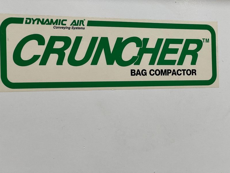 16" X 24" X 36" DYNAMIC AIR MODEL #388-CRUNCHER HYDRAULIC COMPACTOR: STOCK #16757