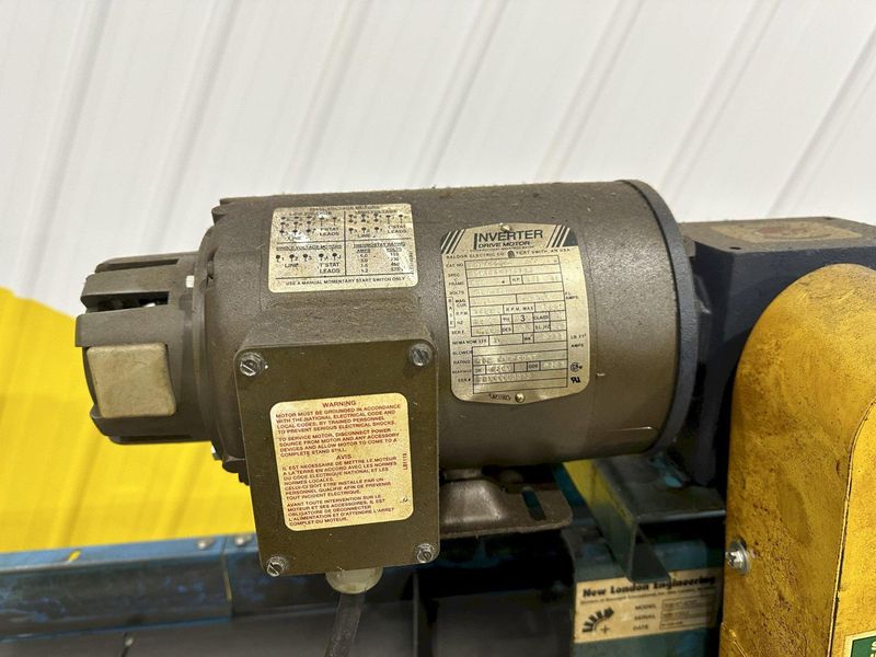 8" WIDE X 6' HIGH NEW LONDON ENG MODEL #500 MOTORIZED BELT INCLINED PARTS CONVEYOR: STOCK #20069