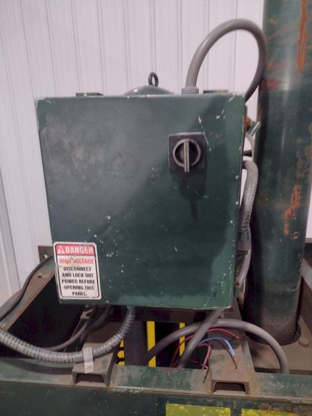 48" X 48" X 24" EPCO VERTICAL HYDRAULIC BALER: STOCK #22919
