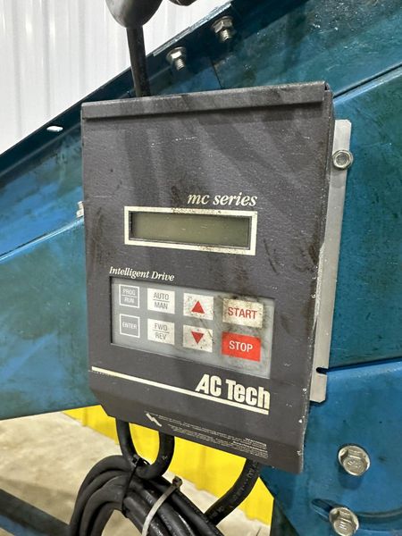 8" WIDE X 6' HIGH NEW LONDON ENG MODEL #500 MOTORIZED BELT INCLINED PARTS CONVEYOR: STOCK #20069