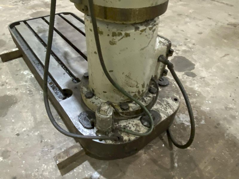 5' x 13" DARBERT MODEL #3676 RADIAL ARM DRILL: STOCK #20259