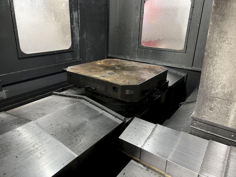 Hyundai Wia #KH1000, CNC horizontal machining center, 82.6" X, 53.1" Y, 55.1" Z, 8000 RPM, 35 HP