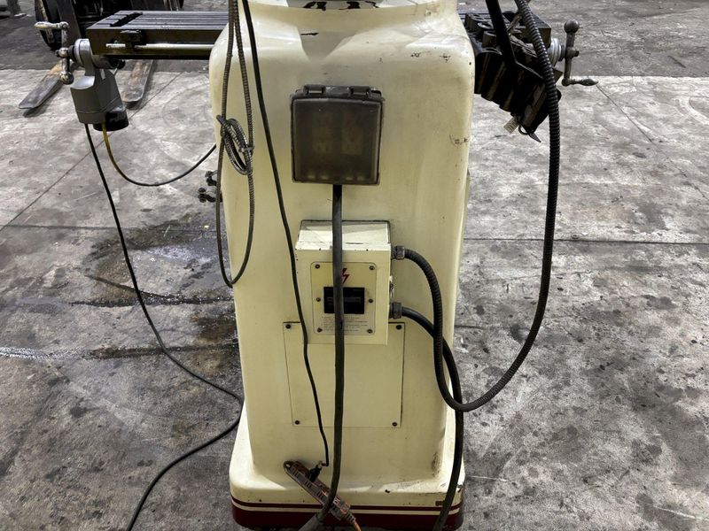 3 HP ACER MODEL #3VK3-HP RAM TYPE VERTICAL MILL WITH DIGITAL READ OUTS: STOCK #23061