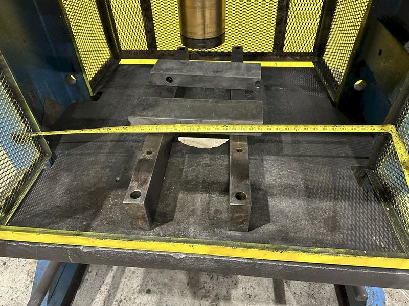 200 TON LAFAYETTE H-FRAME HYDRAULIC PRESS WITH ENERPAC  #RR20013 RAM CYLINDER : STOCK #22344