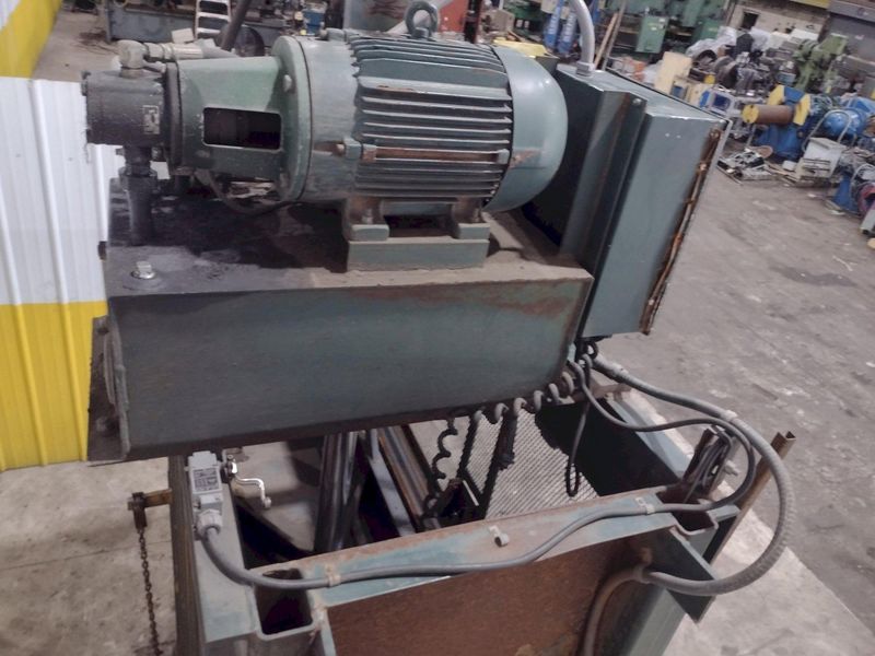 48" X 48" X 24" EPCO VERTICAL HYDRAULIC BALER: STOCK #22919