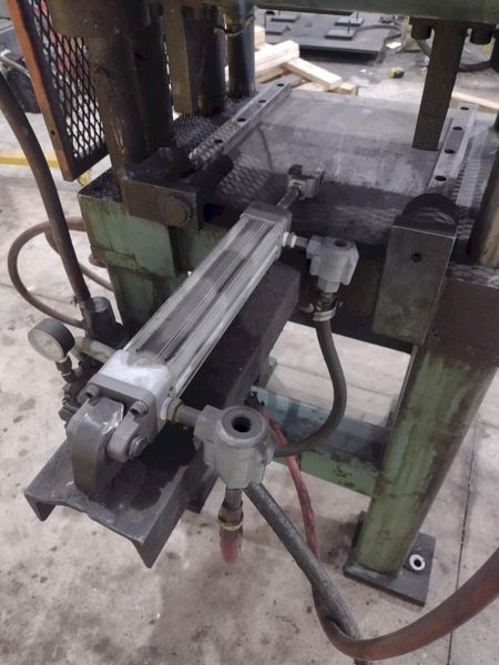 12 TON AIRAM 4-POST PNEUMATIC CUTOFF PRESS, 1" STROKE: STOCK #21330