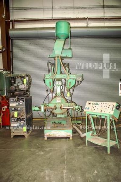 Dual Head Welding Lathe, Lathe Can Be rotated 45° To Either Left or Right Side