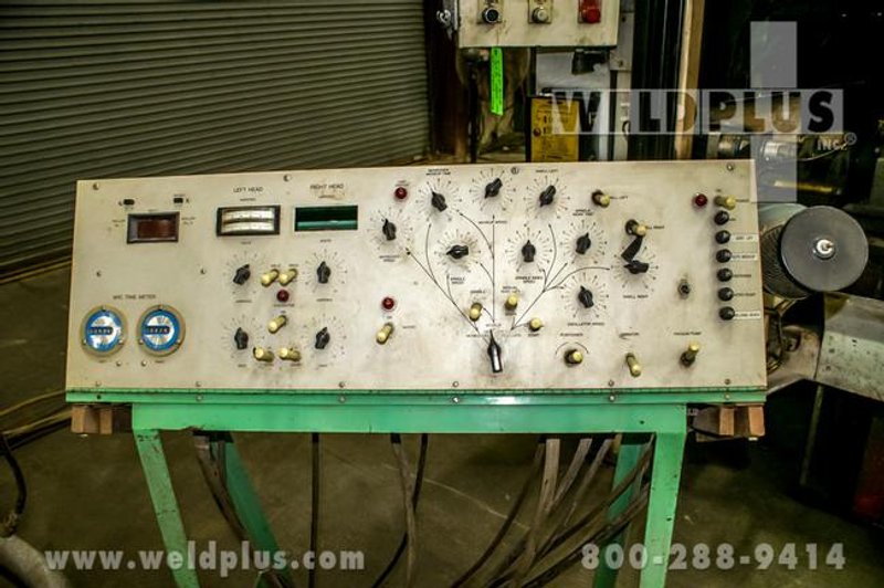 Dual Head Welding Lathe, Lathe Can Be rotated 45° To Either Left or Right Side