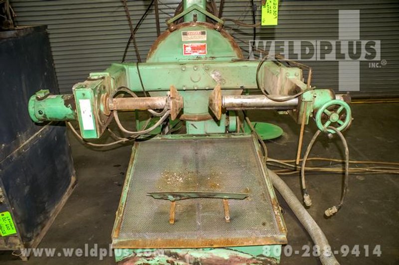 Dual Head Welding Lathe, Lathe Can Be rotated 45° To Either Left or Right Side