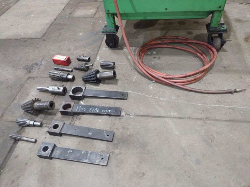 2.5" JR AUTOMATION TUBE DEBURRING & ID CHAMFERING MACHINE: STOCK #19033