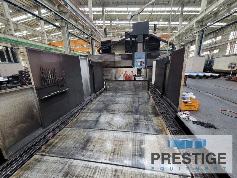 Doosan DCM 3260F Bridge Mill, X-246" Y-145", Fanuc 31iB, 60 ATC, 90 Deg. Head, 125" B/C, 2015, #32837