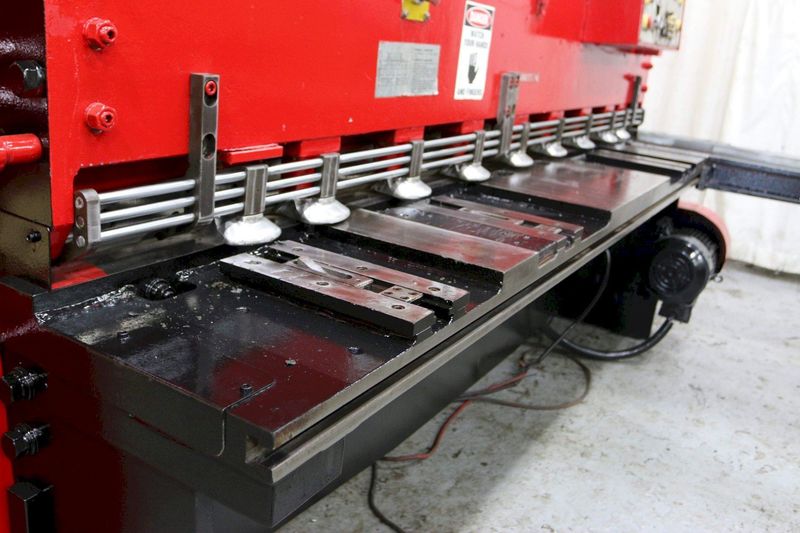 6' X 1/8' AMADA HYDRAULIC SHEAR: STOCK #61925
