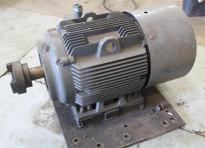 100 HP VECTOR DRIVE MOTOR WITH DRIVE:  STOCK #62942