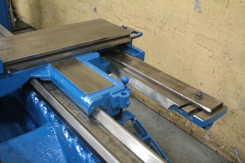 28" X 132" HERCULES AJAX HEAVY DUTY 25 GAP BED ENGINE LATHE: STOCK #65453