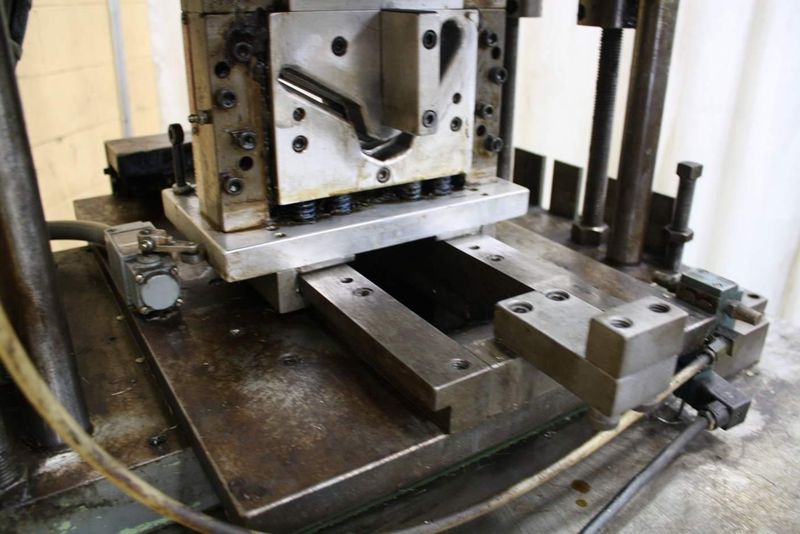 7 TON AIRAM / HILL PNEUMATIC CUTOFF PRESS: STOCK 66826