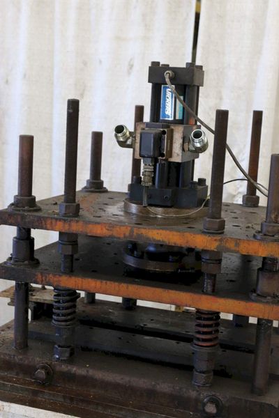 TON ARDCOR HYDRAULIC CUTOFF PRESS: STOCK 67953