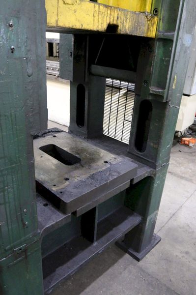 150 TON ERIE MODEL S1-150-27-33 SSSC PRESS: STOCK #71164