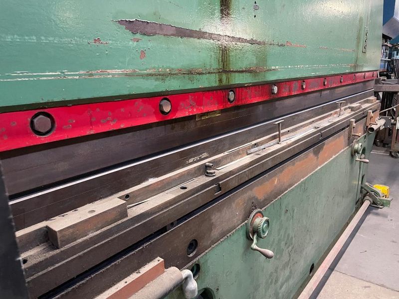 375 Ton x 10ft Chicago Model 606-D Mechanical Press Brake