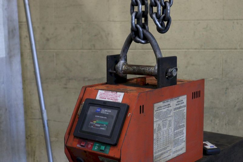 8000 LB WALKER MODEL #WBM 36 PLATE LIFTING MAGNET: STOCK #73256