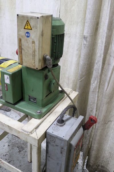 HABERLE MODEL HR302 PIPE DE-BURRING MACHINE: STOCK # 73097