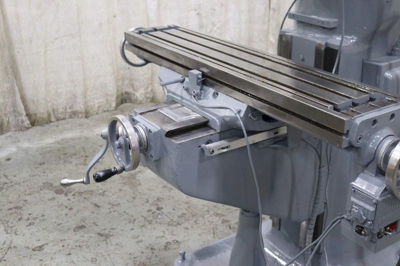 1-1/2 HP MAXMILL VERTICAL RAM TYPE MILL: STOCK #72641