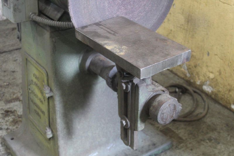 20' US ELECTRIC TOOL DOUBLE END DISC GRINDER: STOCK #72146