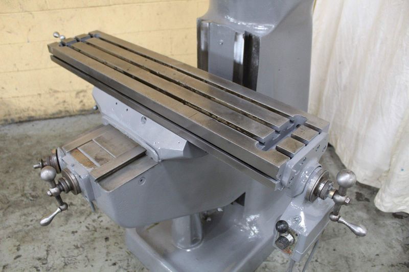 1-1/2 HP BRIDGEPORT VERTICAL MILL: STOCK #71536