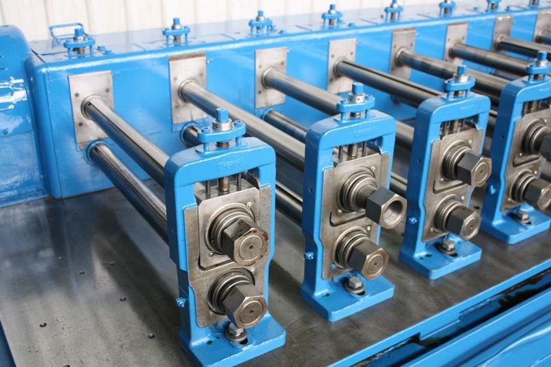 24 STAND X 2-1/2" MODEL MW2-1/2 TISHKEN ROLLFORMER: STOCK #66886