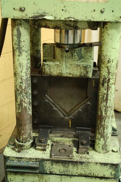 50 TON WHITNEY HYDRAULIC ANGLE SHEAR: STOCK #56443