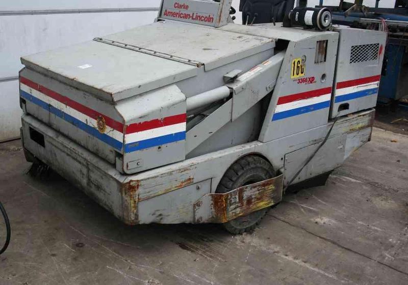 66' CLARK AMERICAN LINCOLN RIDER SWEEPER: STOCK #52316