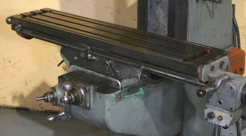 1-1/2 HP BRIDGEPORT VERTICAL MILL: STOCK #18645