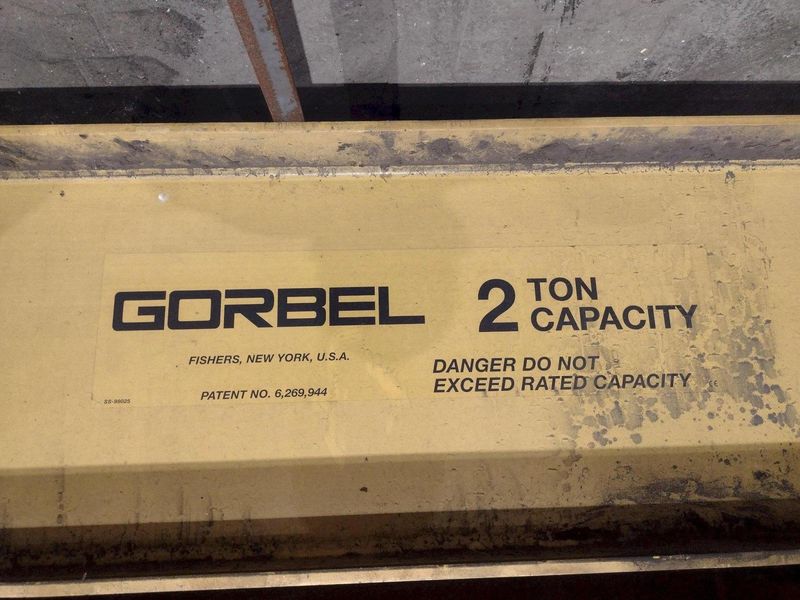 2 TON X 12' GORBEL WALL MOUNTED JIB CRANE W/ 2 TON YALE POWERED HOIST: STOCK #19135