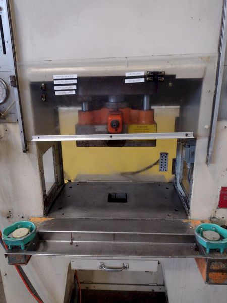 33 TON WATERBURY FARREL MODEL 33S HYDRAULIC GAP FRAME PRESS: STOCK 17145