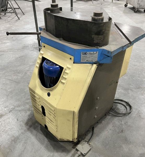 8 X 8 X 1/8" FIM MODEL #VERSAFIX 256 HYDRAULIC METAL CORNER NOTCHER: STOCK #19721