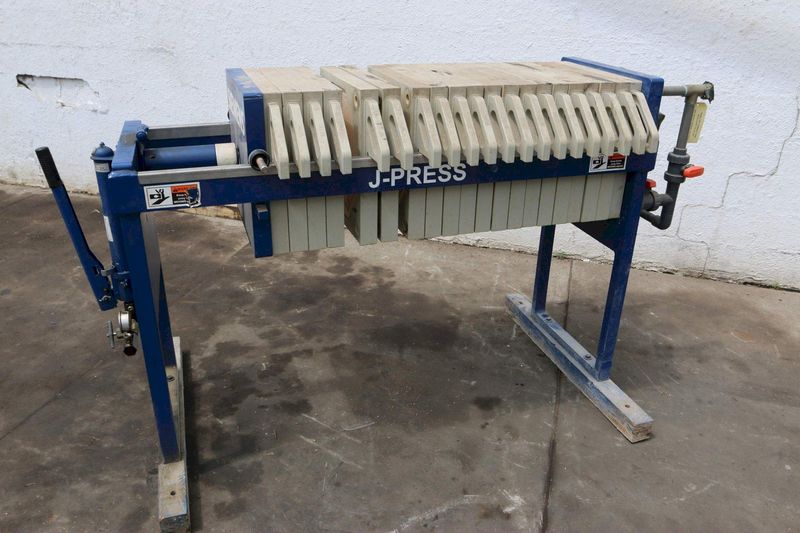 20 PLATE SIEMENS DEWATERING SYSTEMS FILTER PRESS: STOCK #70474