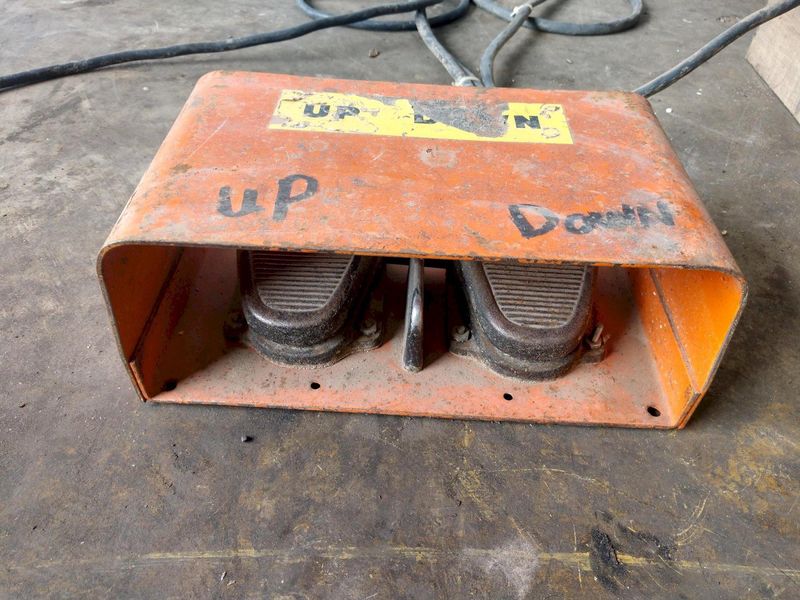 2,000 LBS X 30" X 36" SOUTHWORTH HYDRAULIC SCISSOR LIFT TABLE, SINGLE PHASE: STOCK #12690