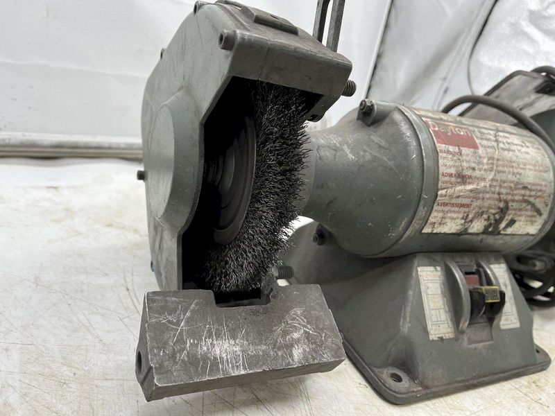 6" DAYTON DOUBLE END BENCH GRINDER: STOCK #16074