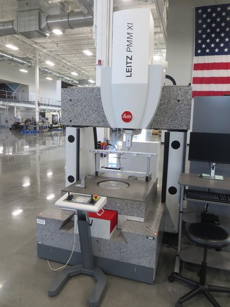 Leitz PMM-Xi 8.10.6 Fixed Bridge/Moving Table Coordinate Measuring Machine (CMM), B4s Controller, 10-Station Stylus Rack, Grid Plate, Rotary Table