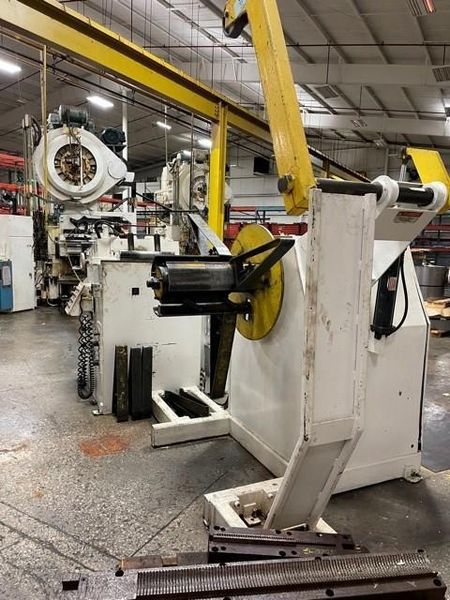 8000 lbs x 18" Coe Coil Reel and Powered Straightener