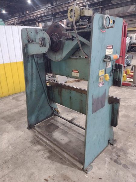 25 TON X 6' WYSONG MODEL #2572 MECHANICAL PRESS BRAKE: STOCK #23464