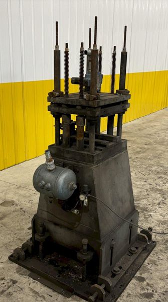 7 TON AIRAM 4-POST PNEUMATIC CUTOFF PRESS: STOCK #21825