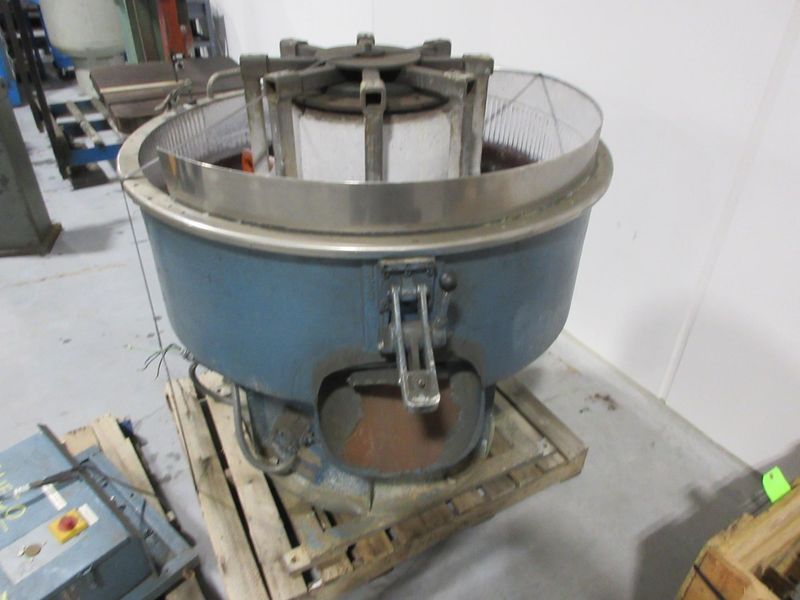 Sweco Vibro-Energy FMD-10HA Finishing Mill, 10 Cubic Ft Hopper, with Rotary Agitator