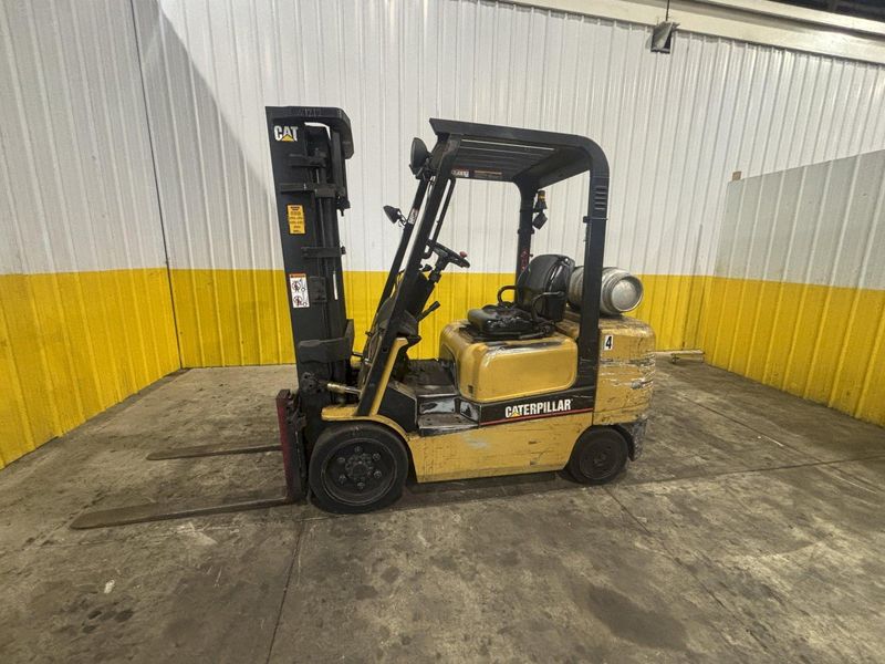 5,000 LBS CATERPILLAR MODEL #GC30K LP GAS FORKLIFT: STOCK #23033