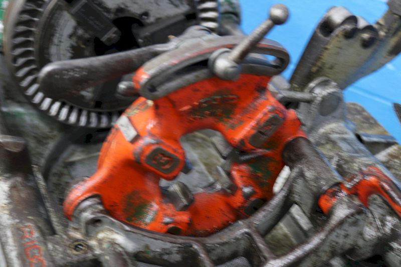 RIDGID MODEL #535 PORTABLE THREADING MACHINE: STOCK #73512