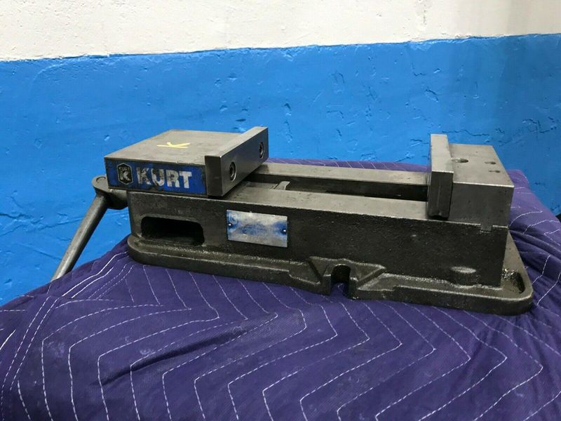 6" KURT ANGLOCK MODEL #D675 VISE: STOCK #73545