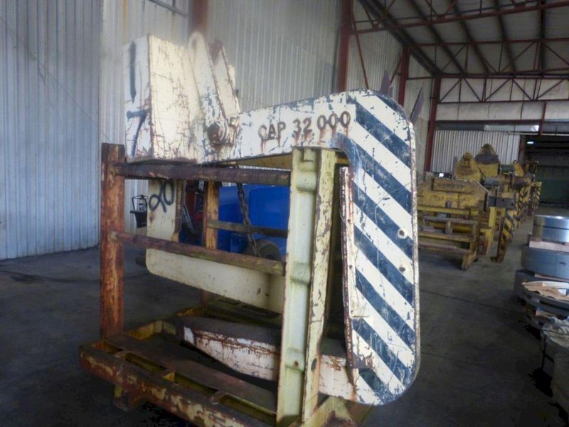 32,000 LB X 38" BRADLEY COIL LIFT C HOOK: STOCK 13229