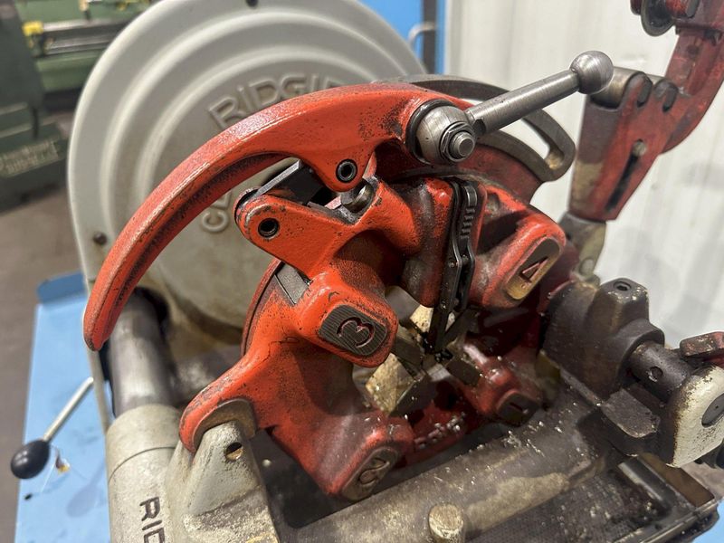 2" RIDGID MODEL # 1822- I BOLT & PIPE THREADER: STOCK #77605