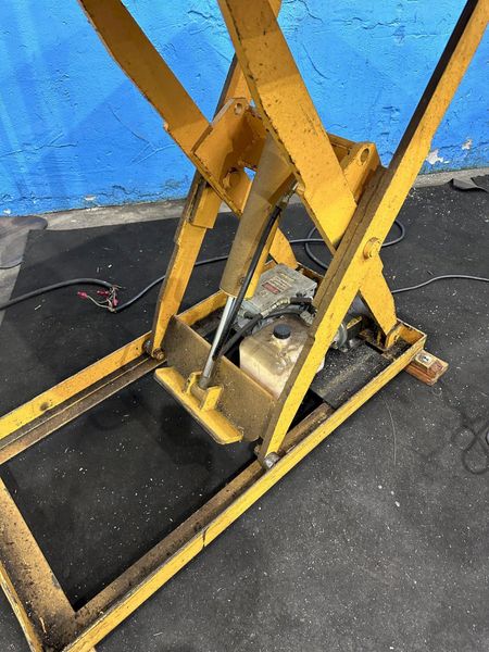 2000 LB  ECONO-LIFT HYDRAULIC SCISSOR LIFT TABLES: STOCK #77595