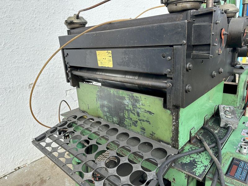 10,000 LB  X 30" REGAL COIL CRADLE & STRAIGHTENER:  STOCK#77222