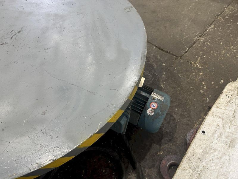 3500 LB HORIZONTAL MOTORIZED PALLET TYPE UNCOILER: STOCK #77223